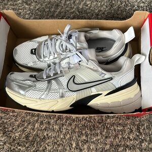 Women’s Nike V2K Run Summit White/Metallic Silver size 9.5